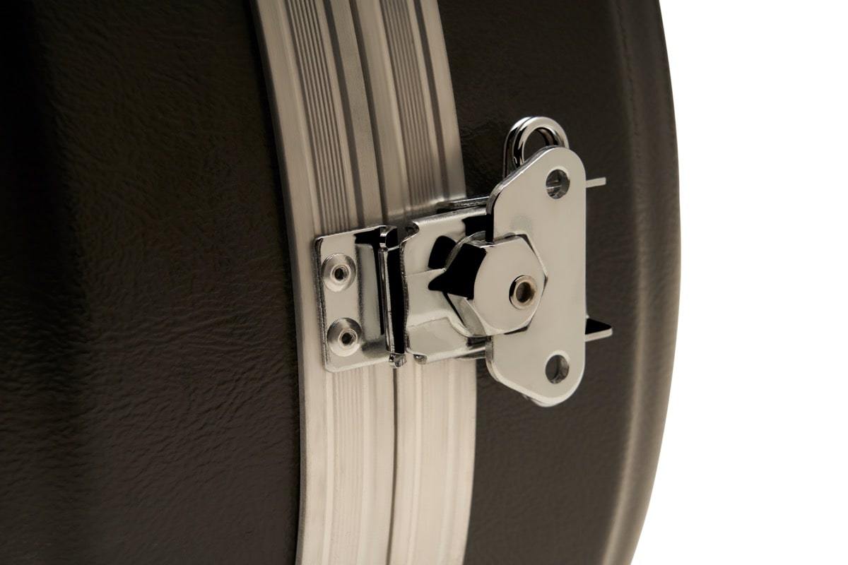 Detail of the latch of the Eb Tuba Hard Case